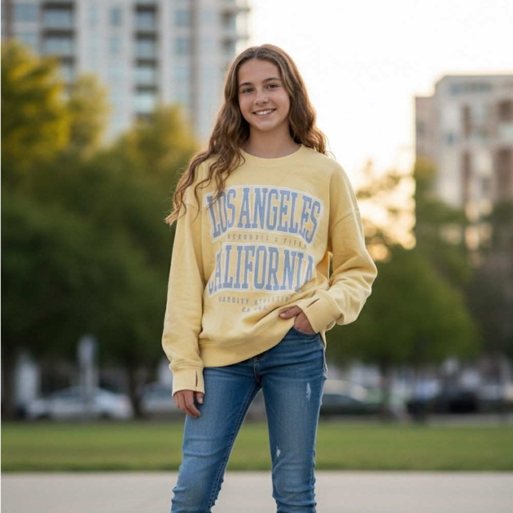 🌞 Abercrombie Kids Los Angeles California Varsity Athletics Graphic Crewneck